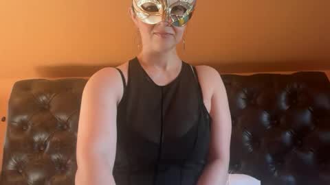 Snapshot of maskedflirt3 chatting on April 12, 12:10 pm maskedflirt3 online show from April 12, 12:10 pm