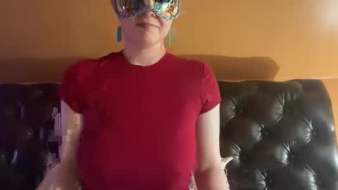 Snapshot of maskedflirt3 chatting on April 13, 11:10 pm maskedflirt3 online show from April 13, 11:10 pm