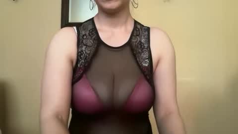 Snapshot of maskedflirt3 chatting on April 17, 9:51 pm maskedflirt3 online show from April 17, 9:51 pm