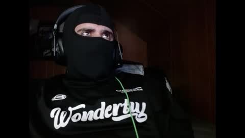 Snapshot of maskedman231 chatting on November 14, 8:57 am MaskedMan online show from November 14, 8:57 am