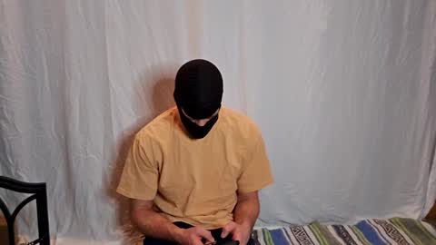 maskedyogaman online show from February 3, 3:15 am