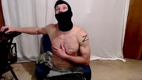 maskedyogaman online show from April 30, 2:40 am