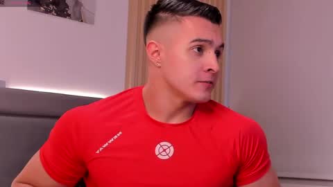 Snapshot of mason_bennet chatting on May 30, 10:07 pm Mason Bennet online show from May 30, 10:07 pm