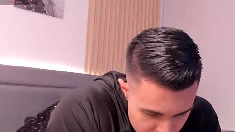 Snapshot of mason_bennet chatting on June 10, 9:14 pm Mason Bennet online show from June 10, 9:14 pm