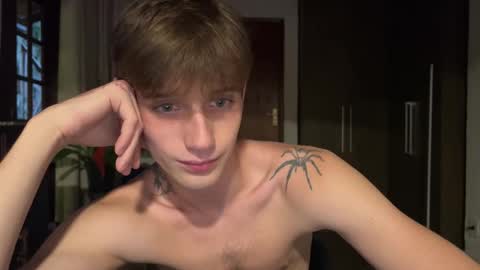 Snapshot of mason_gallagher chatting on February 6, 9:18 pm Mason online show from February 6, 9:18 pm