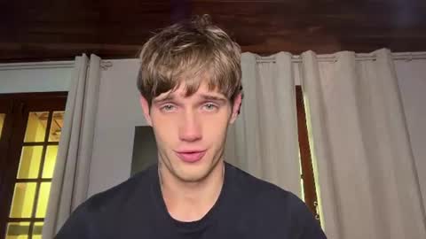 Snapshot of mason_gallagher chatting on July 27, 5:09 pm Mason online show from July 27, 5:09 pm