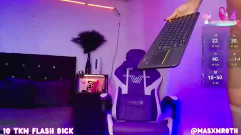 Snapshot of mason_rothwell chatting on September 27, 11:15 am Mason Rothwell online show from September 27, 11:15 am