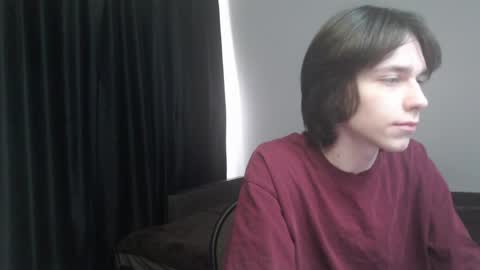 Snapshot of masonsilver_ chatting on May 4, 10:00 am masonsilver_ online show from May 4, 10:00 am