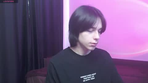 Snapshot of masonsilver_ chatting on May 19, 9:48 am masonsilver_ online show from May 19, 9:48 am