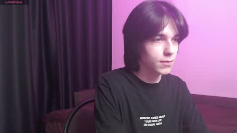 Snapshot of masonsilver_ chatting on May 23, 10:19 am masonsilver_ online show from May 23, 10:19 am