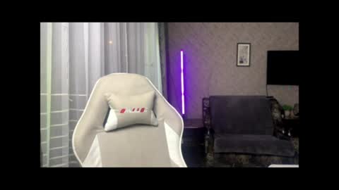 Snapshot of masonsilver_ chatting on June 3, 11:57 am masonsilver_ online show from June 3, 11:57 am