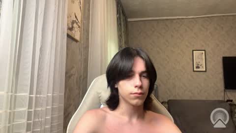 Snapshot of masonsilver_ chatting on June 13, 10:57 am masonsilver_ online show from June 13, 10:57 am