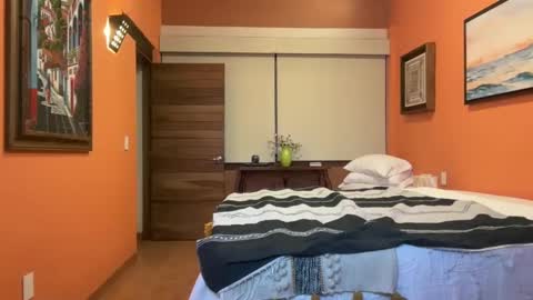 Snapshot of massdude36 chatting on January 6, 10:13 am massdude36 online show from January 6, 10:13 am