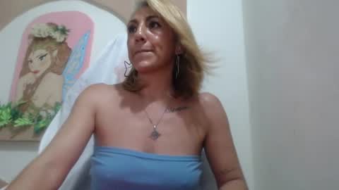 Snapshot of massielferretis chatting on July 2, 3:23 am massiel ferreti online show from July 2, 3:23 am