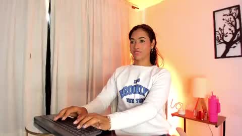Snapshot of massielhot chatting on July 7, 6:45 pm massielhot online show from July 7, 6:45 pm