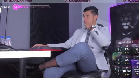 I am Massimo online show from December 19, 1:18 am