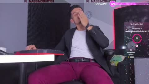 I am Massimo online show from February 17, 11:42 pm