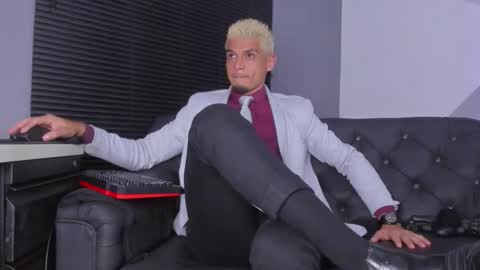 I am Massimo online show from December 20, 11:34 pm