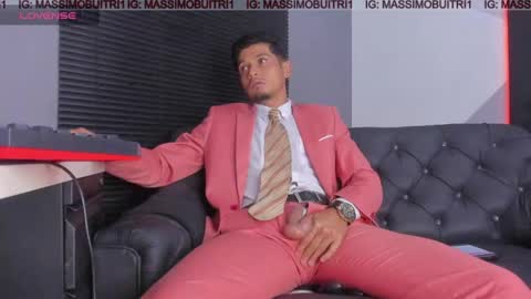 Snapshot of massimo_g chatting on June 7, 12:15 am I am Massimo online show from June 7, 12:15 am