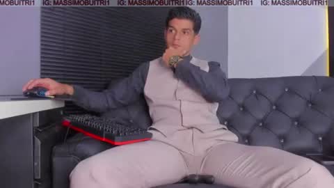 Snapshot of massimo_g chatting on June 18, 1:17 am I am Massimo online show from June 18, 1:17 am