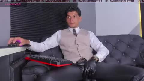 Snapshot of massimo_g chatting on July 1, 12:45 am I am Massimo online show from July 1, 12:45 am