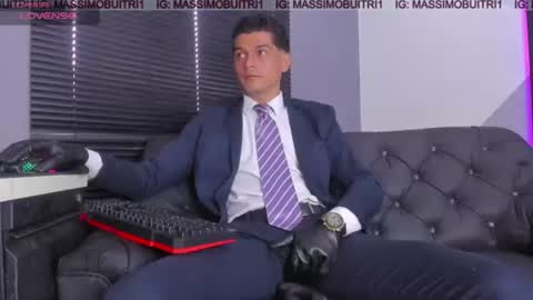 Snapshot of massimo_g chatting on July 23, 1:42 pm I am Massimo online show from July 23, 1:42 pm
