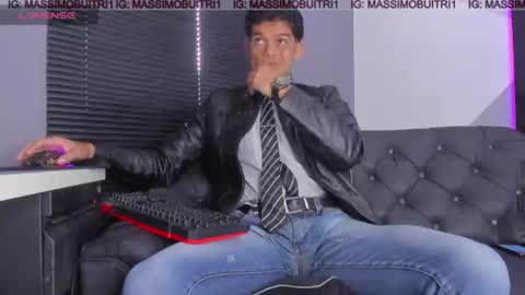 Snapshot of massimo_g chatting on July 29, 12:47 pm I am Massimo online show from July 29, 12:47 pm