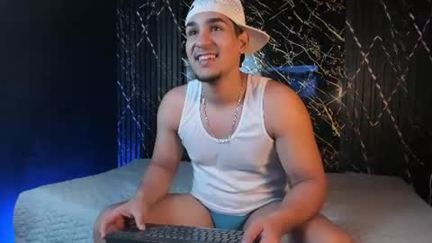 Snapshot of massimo_vidal chatting on June 26, 8:02 pm massimo_vidal online show from June 26, 8:02 pm