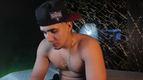 Snapshot of massimo_vidal chatting on June 29, 11:27 pm massimo_vidal online show from June 29, 11:27 pm
