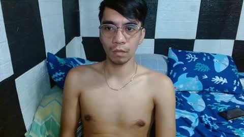 Snapshot of massive_boner02 chatting on December 10, 7:05 am massive_boner02 online show from December 10, 7:05 am