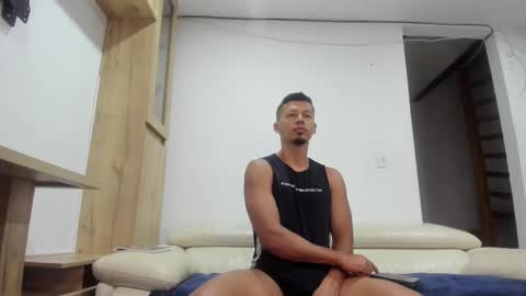 Snapshot of master4pigbitchslv chatting on December 17, 10:01 am Domi online show from December 17, 10:01 am