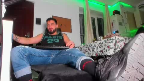 Matthew online show from November 27, 3:08 am