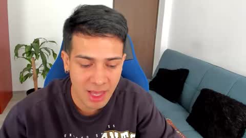 Snapshot of master_boy_1 chatting on November 17, 12:11 pm master_boy_1 online show from November 17, 12:11 pm