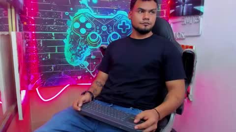 master_boy_1 online show from March 17, 8:12 pm