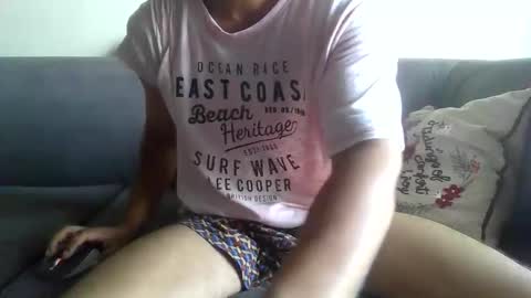 Snapshot of master_leoo chatting on June 7, 5:22 am master_leoo online show from June 7, 5:22 am