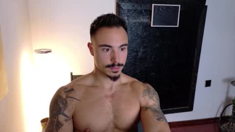 Snapshot of master_lukass chatting on November 25, 3:23 pm master_lukass online show from November 25, 3:23 pm