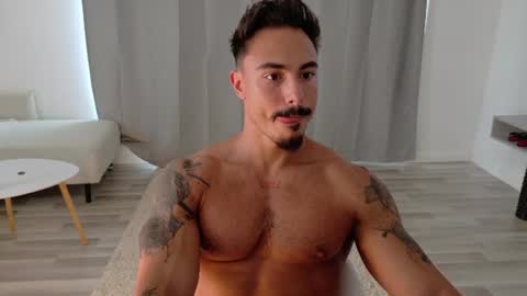 Snapshot of master_lukass chatting on July 6, 3:03 pm master_lukass online show from July 6, 3:03 pm