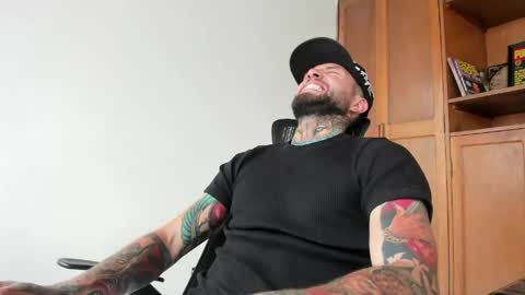 Snapshot of master_steven_01 chatting on April 23, 2:19 pm steven online show from April 23, 2:19 pm
