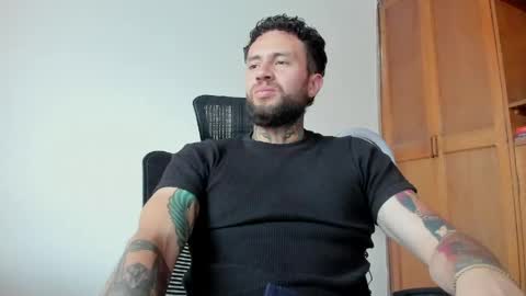 Snapshot of master_steven_01 chatting on May 19, 10:16 pm steven online show from May 19, 10:16 pm