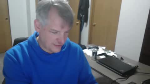 Snapshot of master_thorn chatting on January 10, 2:57 am Master Thorn online show from January 10, 2:57 am