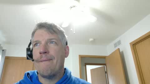 Snapshot of master_thorn chatting on March 2, 7:02 pm Master Thorn online show from March 2, 7:02 pm