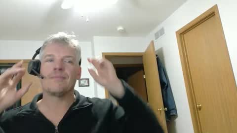 Snapshot of master_thorn chatting on November 6, 2:56 am Master Thorn online show from November 6, 2:56 am