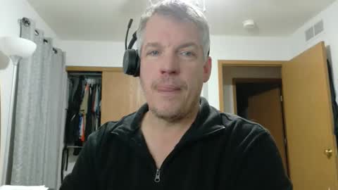 Snapshot of master_thorn chatting on January 19, 4:27 am Master Thorn online show from January 19, 4:27 am