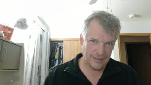 Snapshot of master_thorn chatting on February 19, 3:35 am Master Thorn online show from February 19, 3:35 am