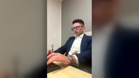 Snapshot of masterboss_fl chatting on April 7, 11:32 am Master Boss online show from April 7, 11:32 am