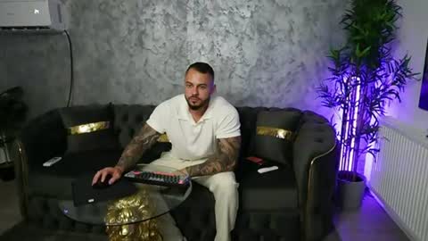 Snapshot of masterkingmuscle chatting on July 12, 9:50 pm masterkingmuscle online show from July 12, 9:50 pm