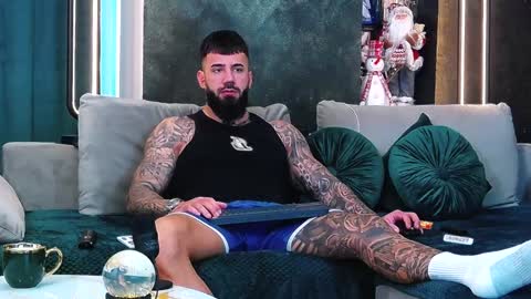 masterkingofmuscle online show from December 5, 8:44 am