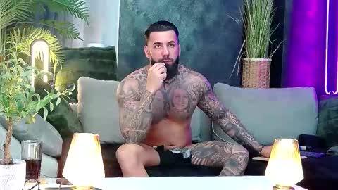 Snapshot of masterkingofmuscle chatting on March 19, 9:41 pm masterkingofmuscle online show from March 19, 9:41 pm