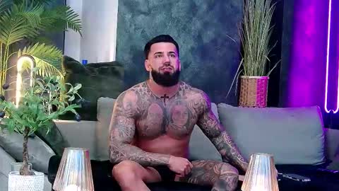 Snapshot of masterkingofmuscle chatting on March 24, 9:20 pm masterkingofmuscle online show from March 24, 9:20 pm