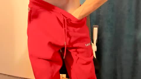 Snapshot of mastermiko chatting on December 5, 8:33 pm Silly Rabbit online show from December 5, 8:33 pm